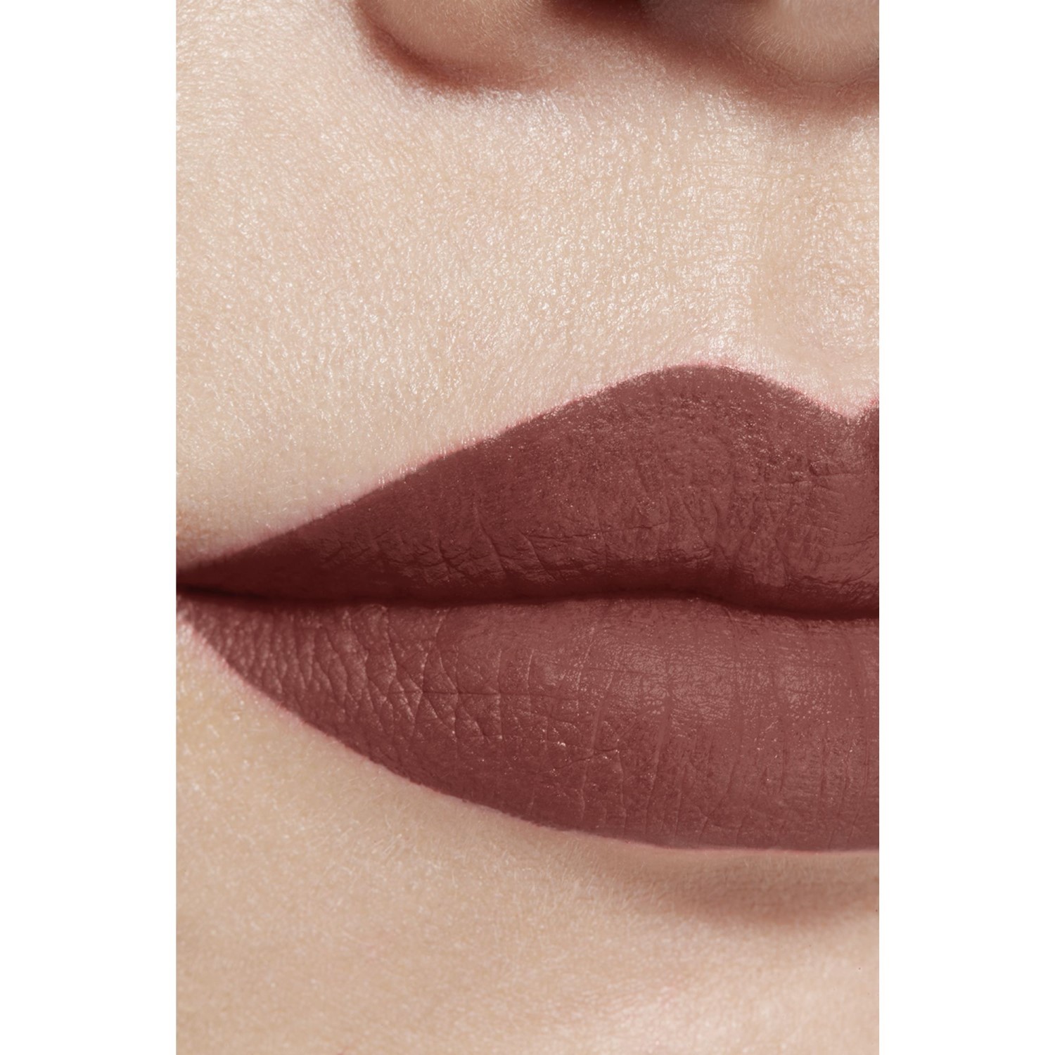 LA BARRA DE LABIOS LÍQUIDA MATE INTENSA DE LARGA DURACIÓN